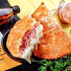 Чебурек с ветчиной и сыром