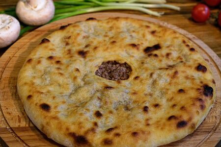 Осетинский пирог с мясом и грибами