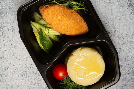 Котлета по-киевски с картофельным пюре