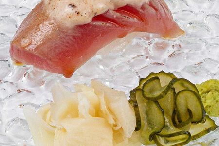 Суши Тунец с трюфельным сыром