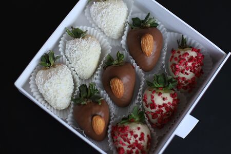 Клубника в шоколаде Элеганс