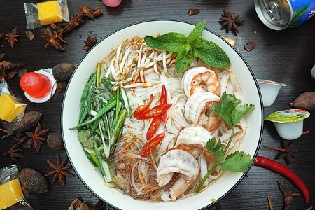 Суп Удон-Фо-Том