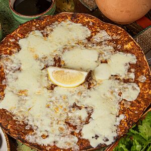 Լահմաջո հորթի մսով և պանրով