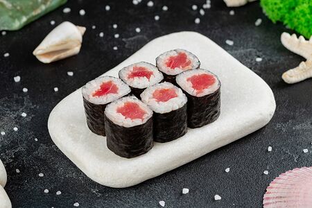 Маки с тунцом