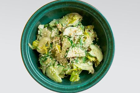 С чукой, огурцом и ореховым соусом