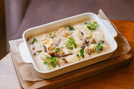 Ньокки с курицей и грибами