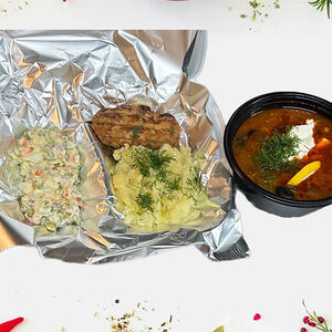 Обед Солянка, пюре с котлетой, салат Оливье