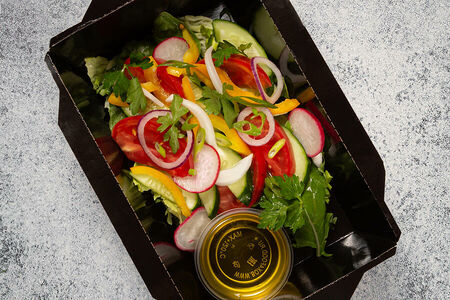 Салат овощной с маслом