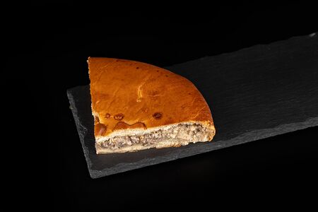 Четверть пирога с мясом