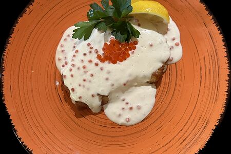 Семга в икорном соусе