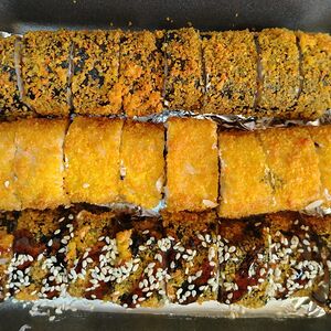 Сет Хот 1) Цезарь в темпуре. 2) Горячий Соломон, Горячий ролл Америка