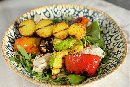 Салат из овощей гриль