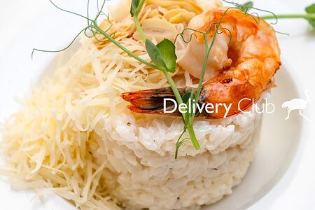 Ризотто сливочное с креветками и грушей