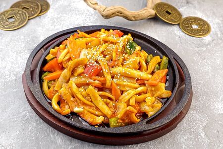 Кальмар на чугуне