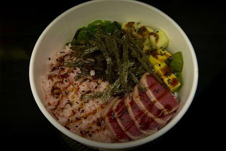 Поке с тунцом