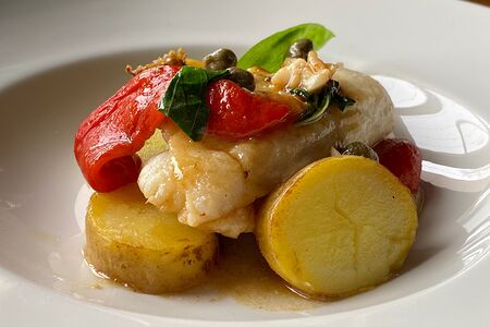 Судак жаренный с овощами