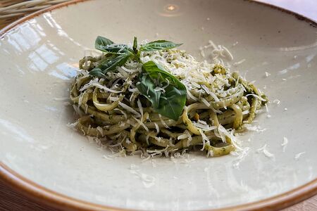 Паста в соусе песто