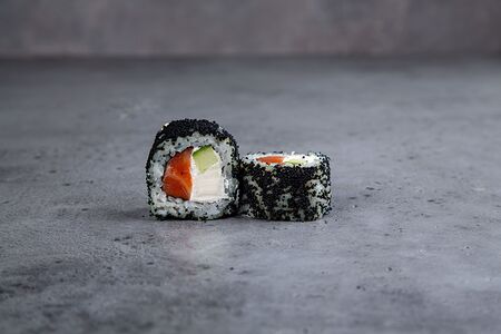 Калифорния блэк с лососем