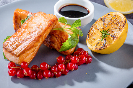 Семга жареная