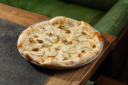 Пицца груша-горгонзола