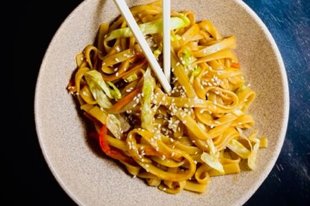 Вок с курицей XL