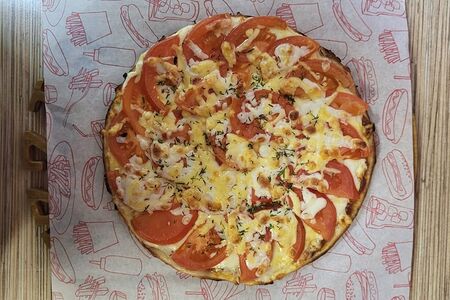 Пицца с грибами и овощами