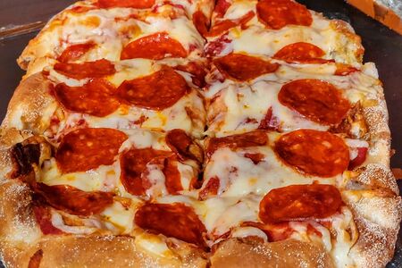 Пицца пепперони