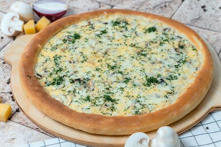 Пицца Жюльен с курицей  