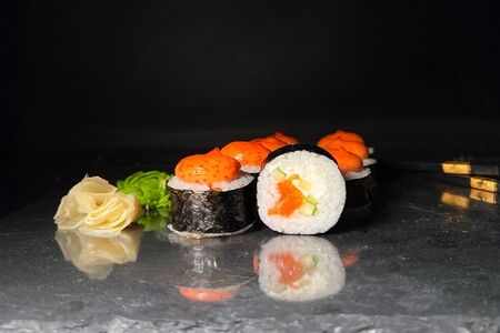 Запечённый с форелью и зелёным луком