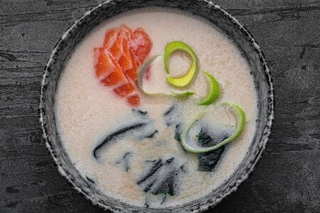 Сливочный суп с лососем