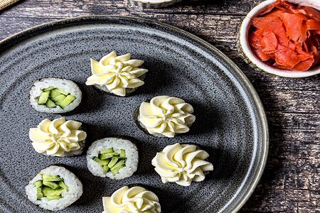 Ролл Чизмаки с огурцом