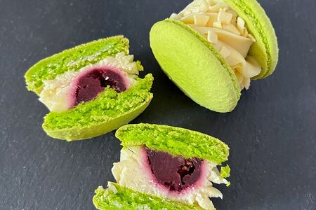 Макарон Лайм-смородина