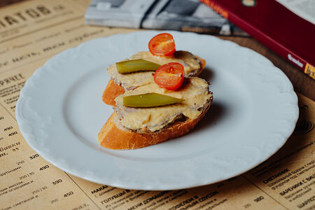 С бужениной и огурцом