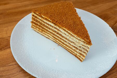 Медовик со сметанным кремом