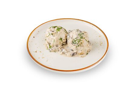 Куриные биточки в сливочно-грибном соусе