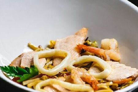 Удон с морепродуктами