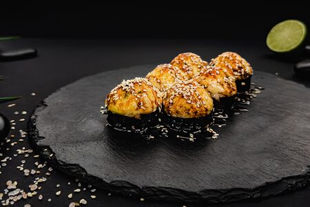 Запеченный ролл с угрем