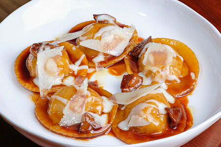 Равиоли с уткой и сморчками