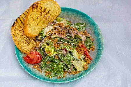 Салат с говяжьим языком