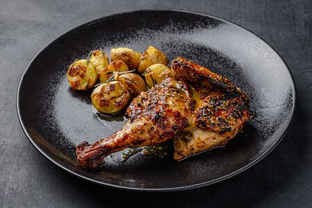 Лимонный цыпленок с запеченным картофелем