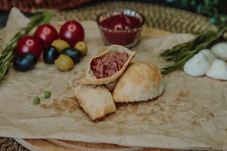 Мини-чебуречки с мраморной говядиной 