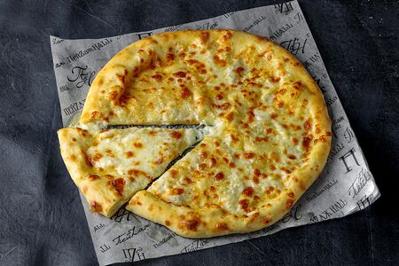 Пицца четыре сыра