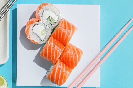 Ролл Филадельфия с лососем