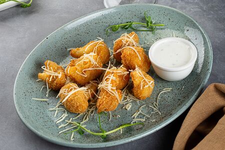 Хрустящая цветная капуста с пармезаном