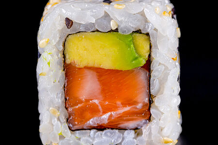 С лососем и авокадо