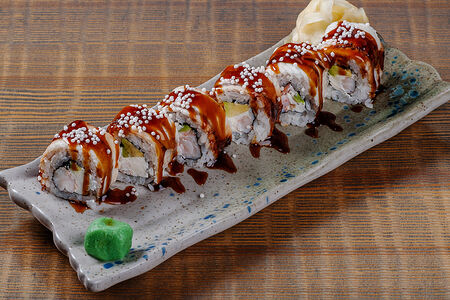 Ролл Канада с угрем и креветкой