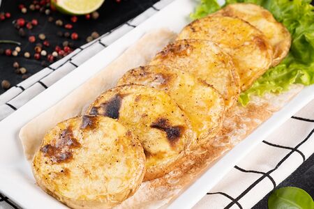 Картофель, запеченный на мангале