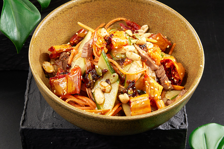 Салат из говядины с огурцом