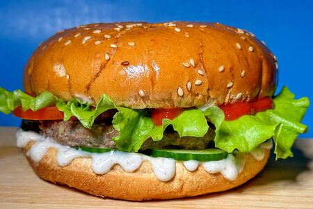 Терияки-бургер с говяжьей котлетой