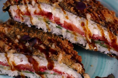 Японский сэндвич с лососем